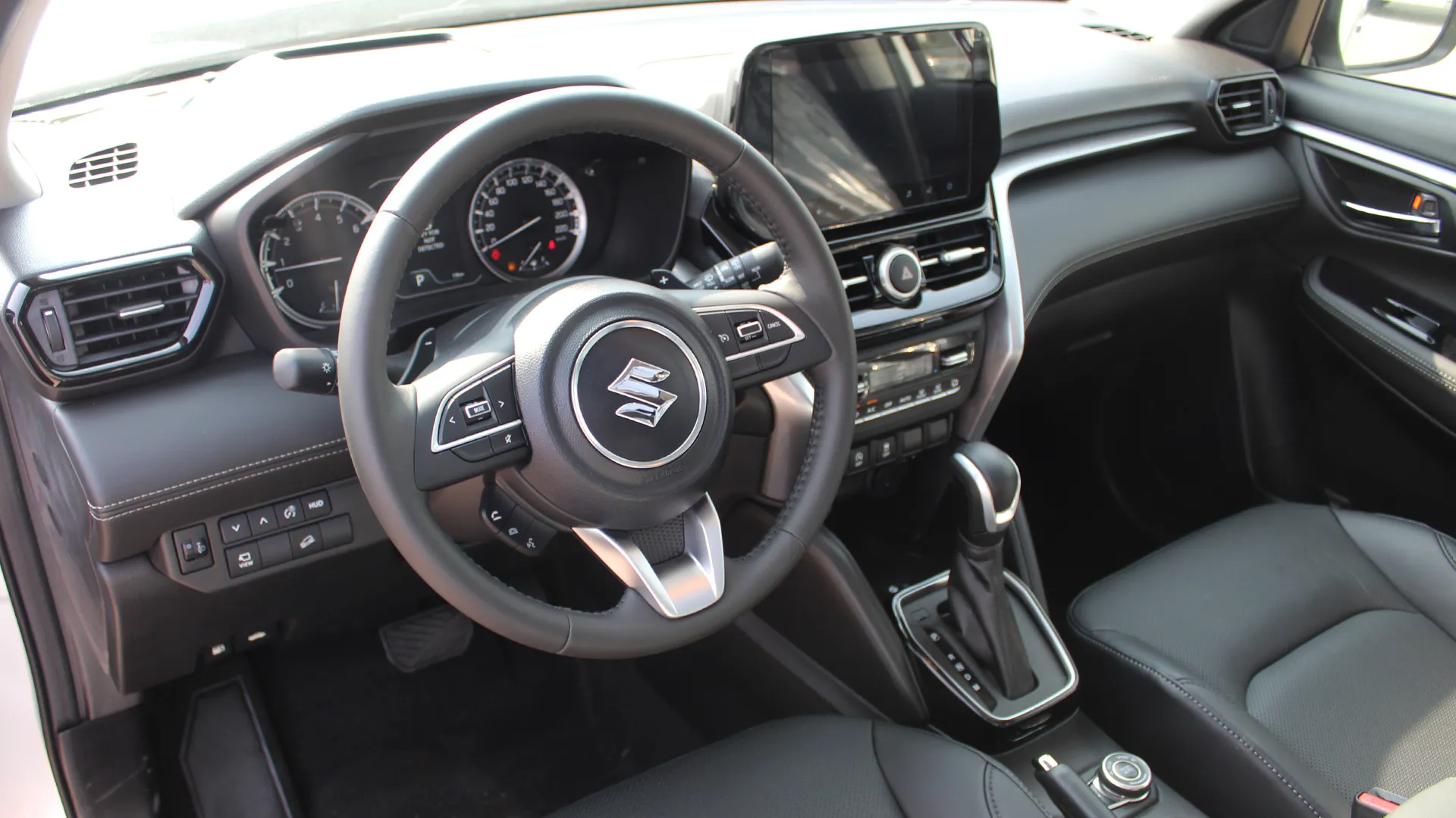 Suzuki Grand Vitara image 18