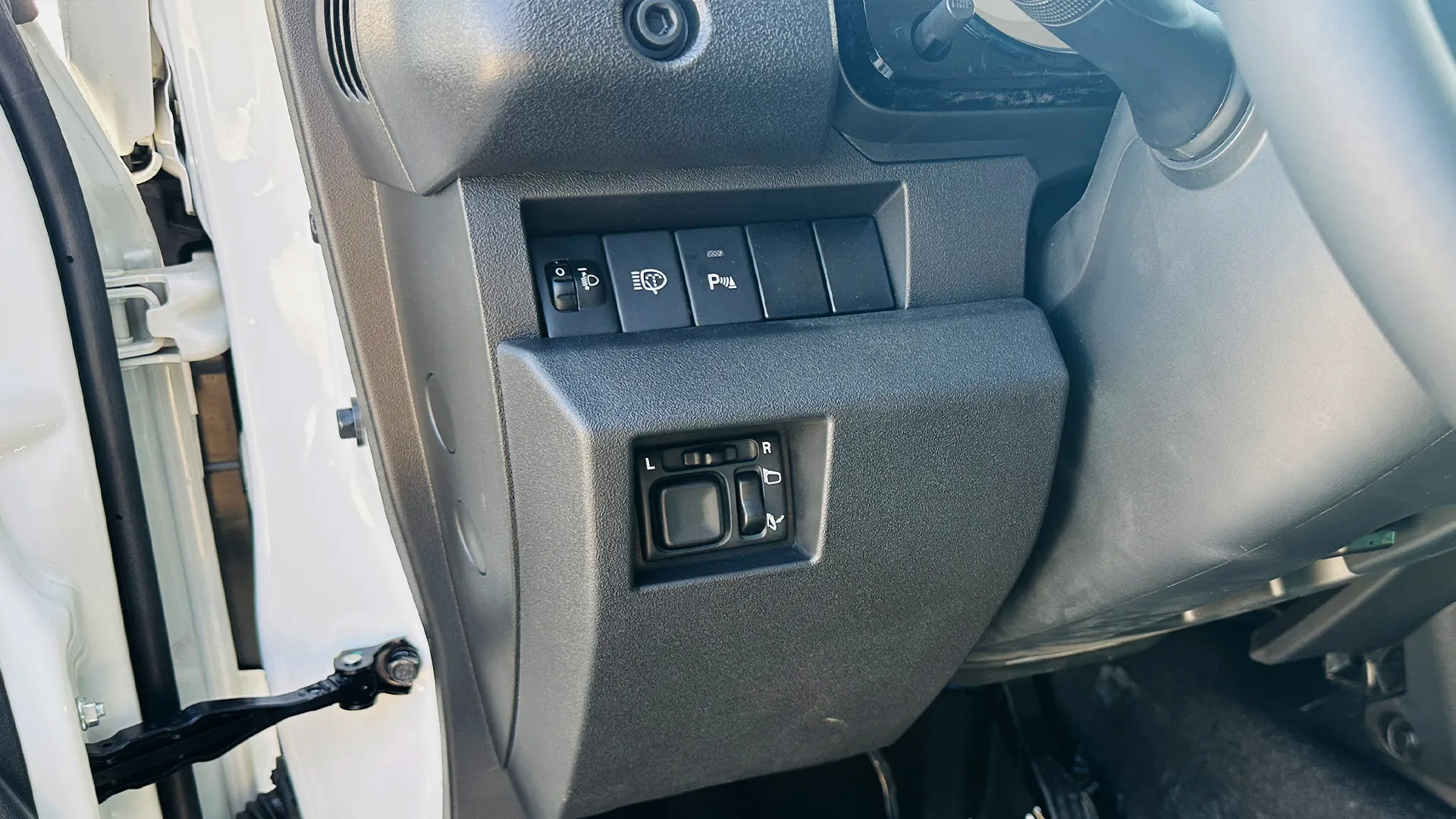 Suzuki Jimny 5 Doors image 16