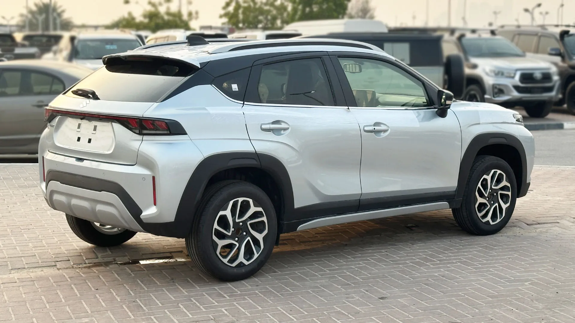 Suzuki Fronx image 5