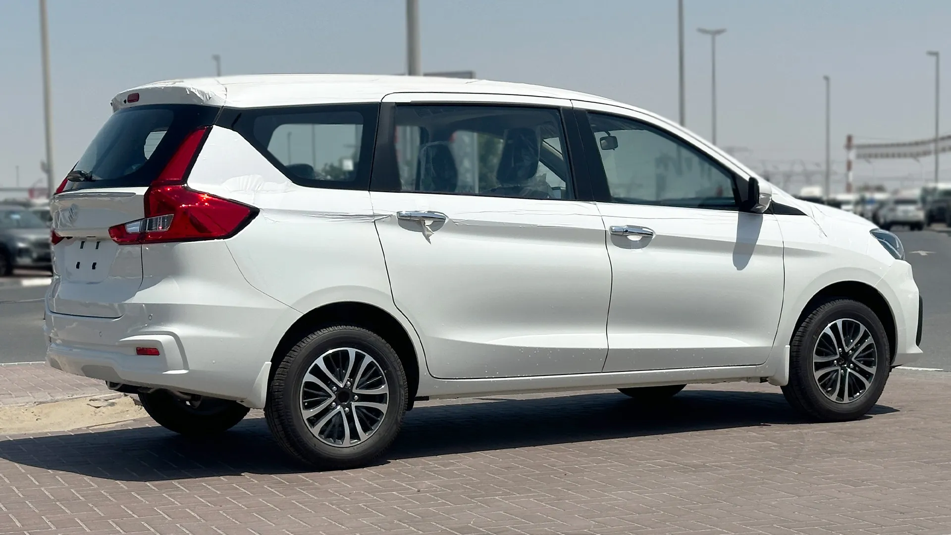 Suzuki Ertiga image 4