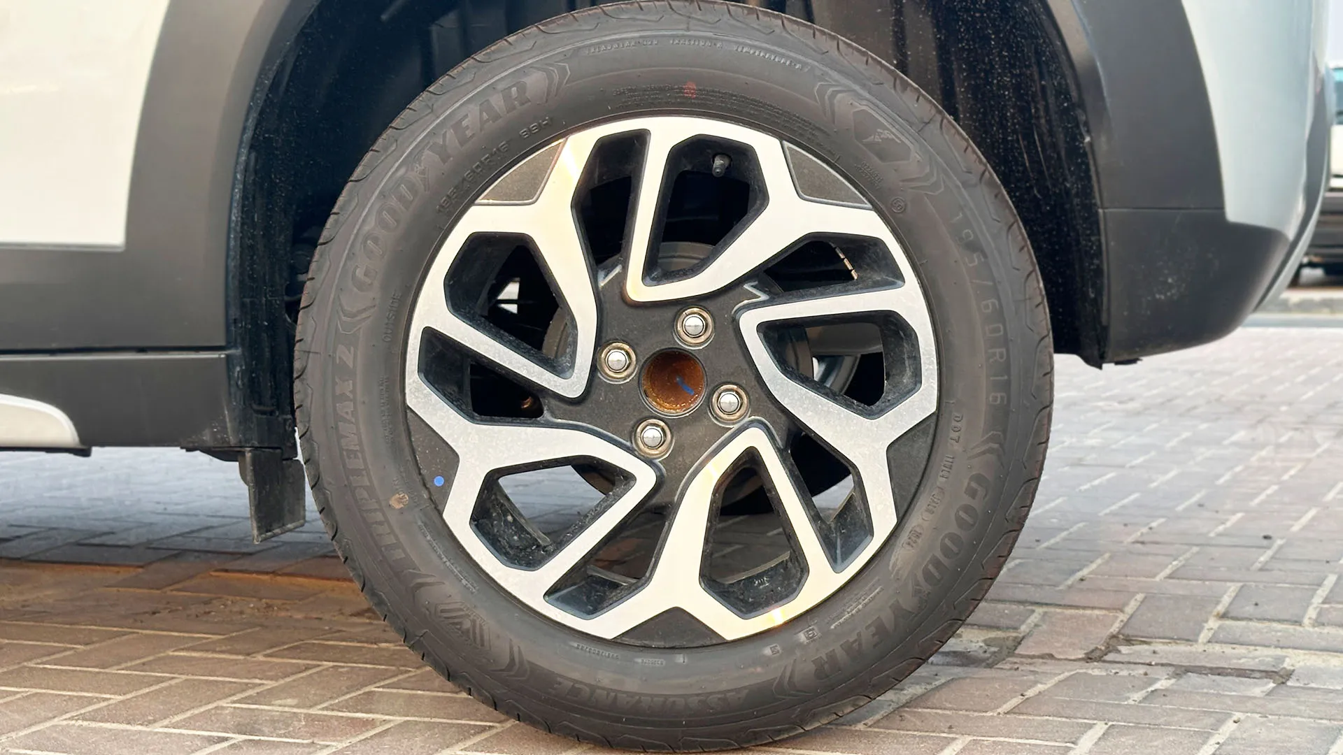 Suzuki Fronx image 8