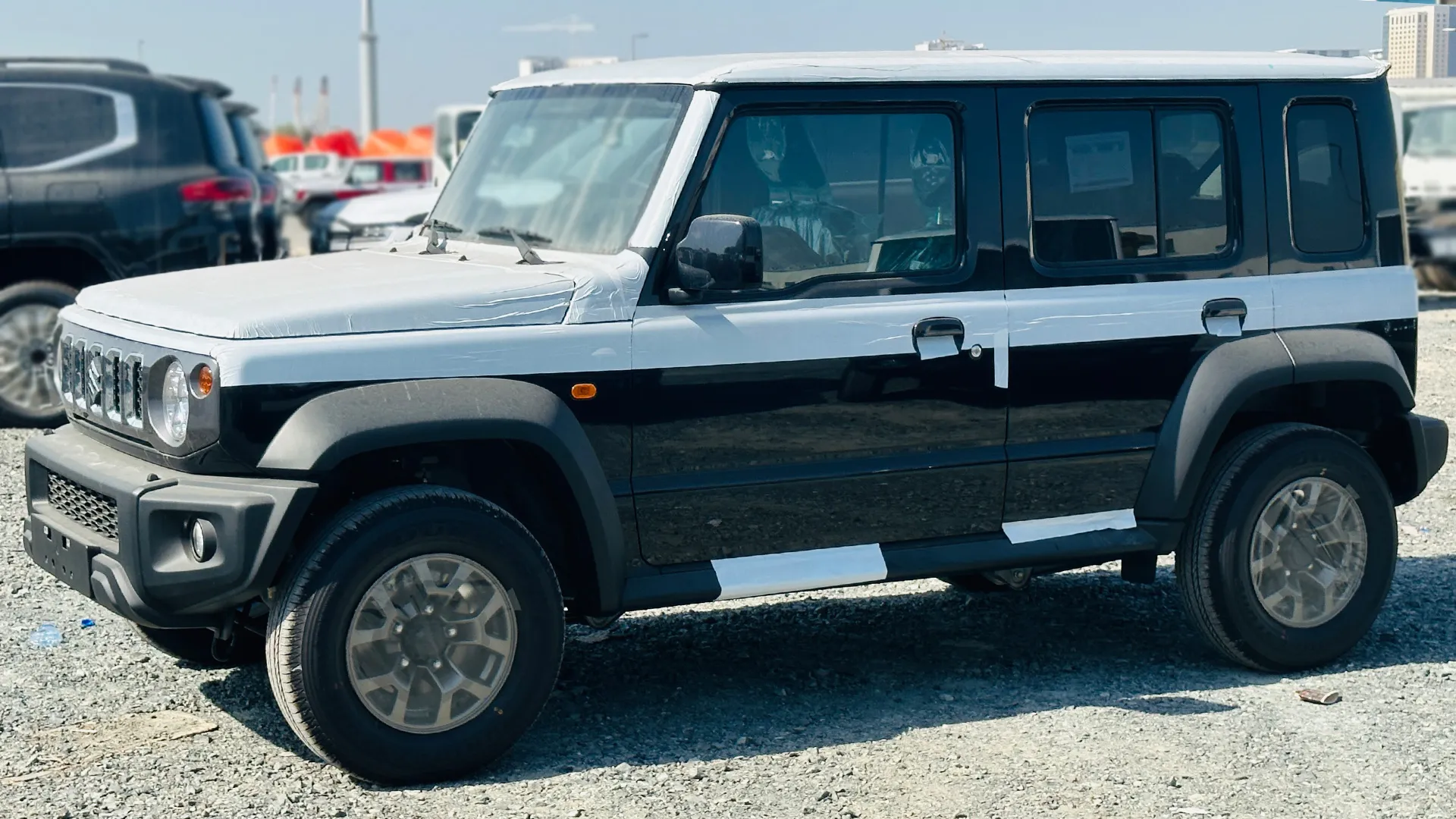 Suzuki Jimny 5 Doors image 6