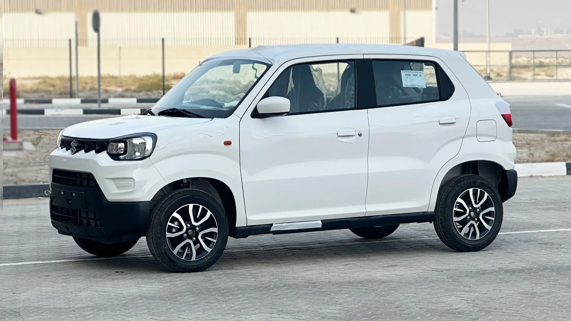 Suzuki S-Presso image 2