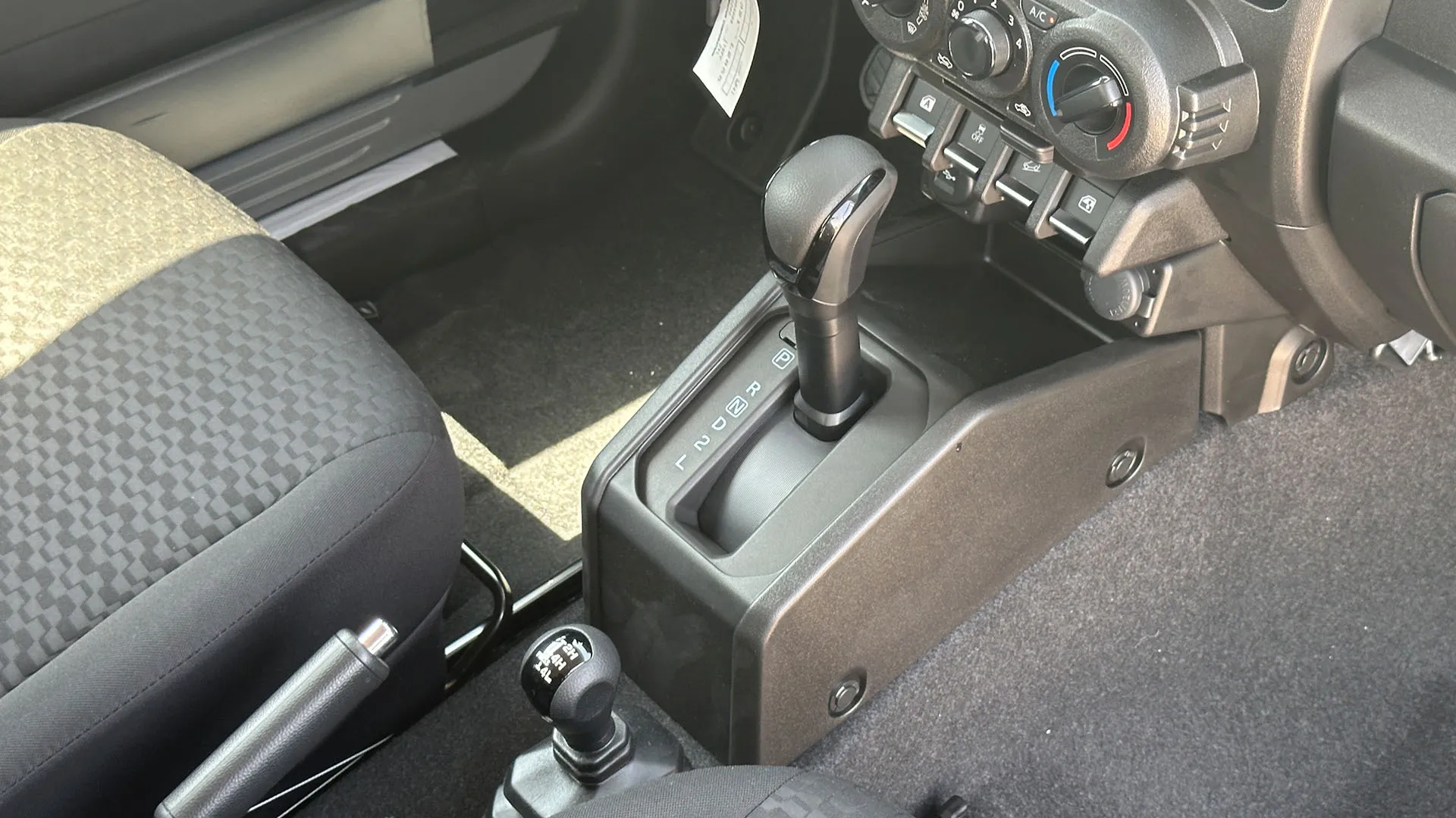Suzuki Jimny image 16